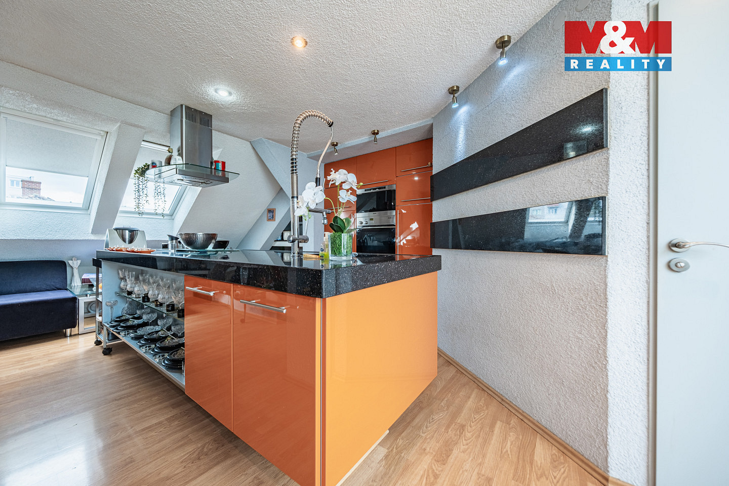 Prodej domu 379 m² s pozemkem 340 m² – fotografie 2