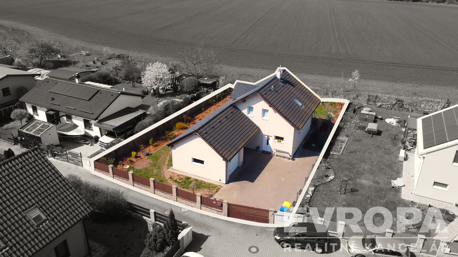 Prodej domu 145 m² s pozemkem 663 m² — photo 2