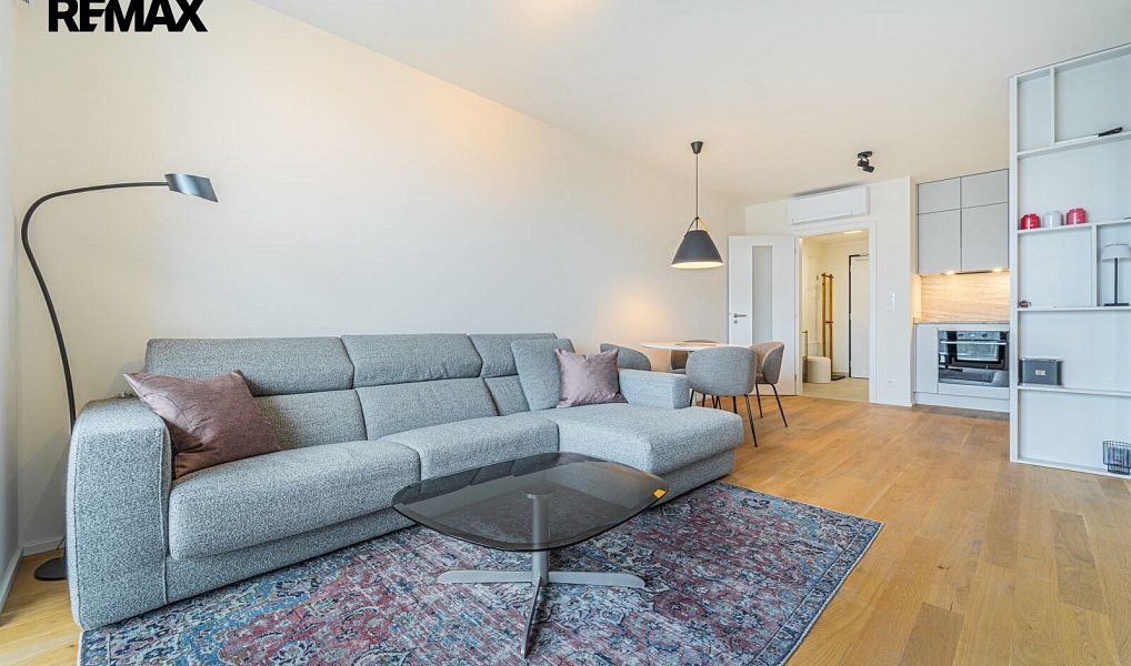 Prodej bytu 2+kk 67 m², Praha – náhled fotky 2