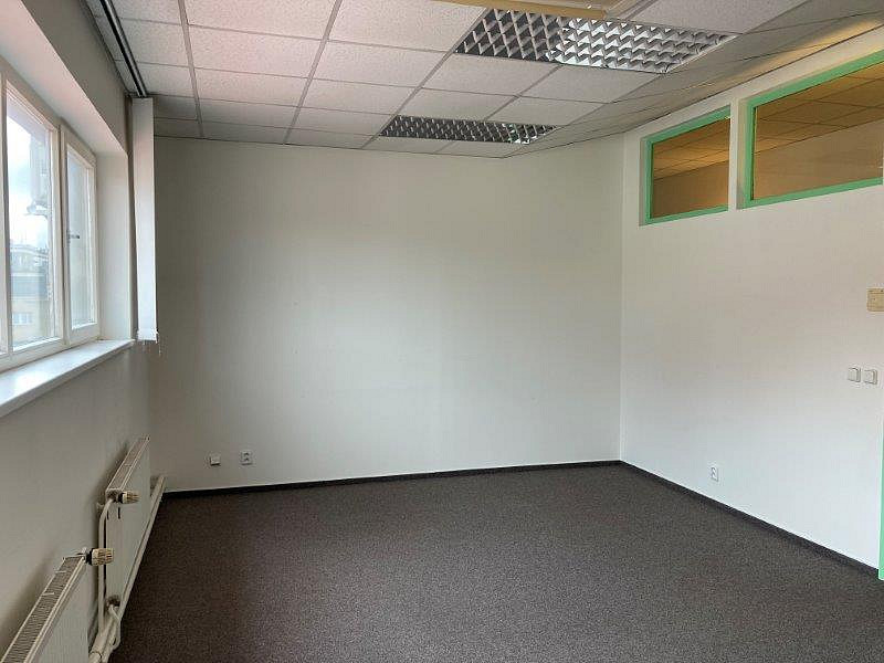 Pronájem kanceláře 30 m² – fotografie 3