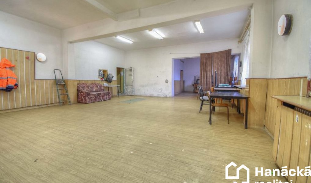 Prodej ubytovacího objektu 1 100 m², Moravský Beroun – náhled fotky 8