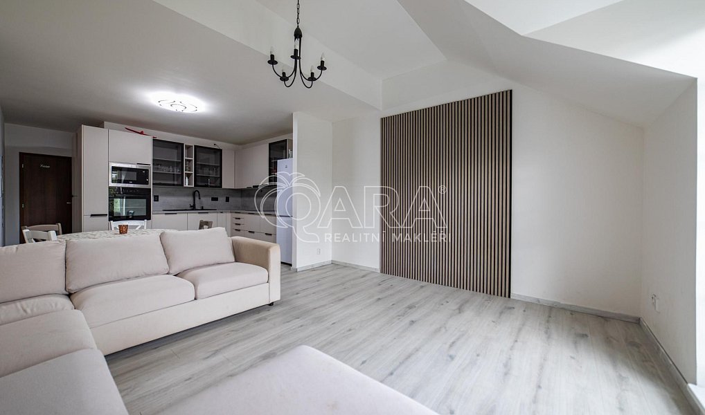 Prodej bytu 5+kk 117 m², Holubice – náhled fotky 3