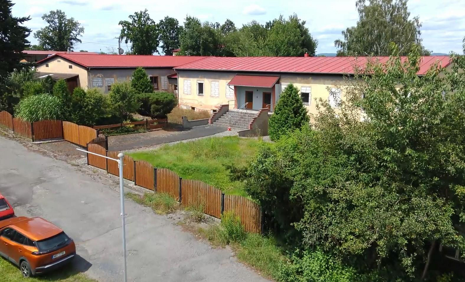 Prodej domu 730 m² s pozemkem 2 759 m²