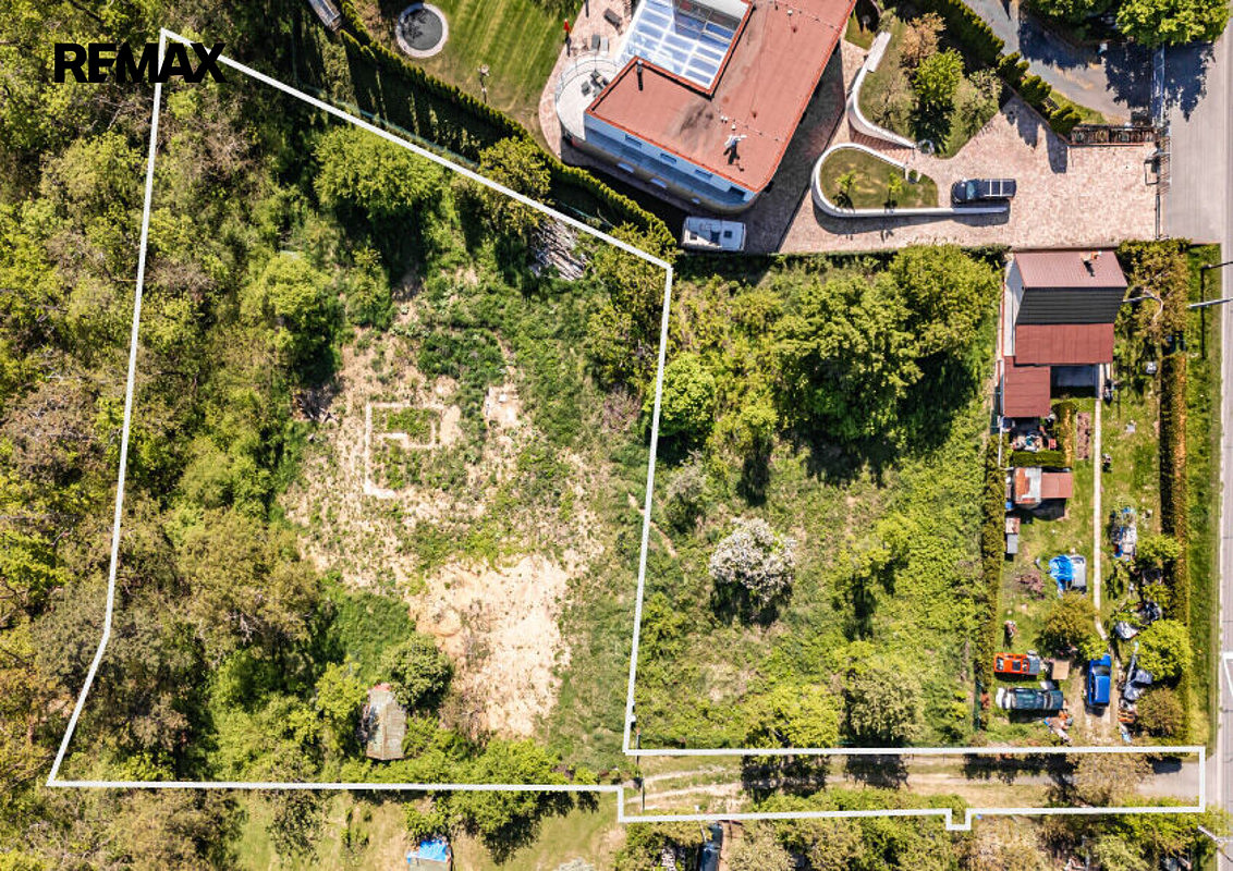 Prodej stavebního pozemku 1 885 m²