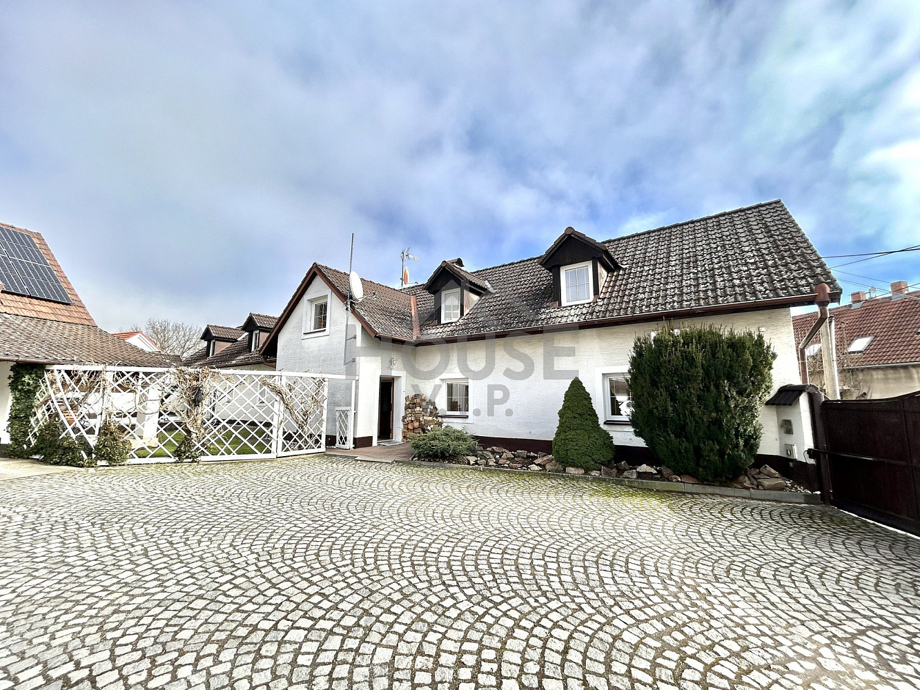 Prodej domu 239 m² s pozemkem 414 m² – fotografie 3