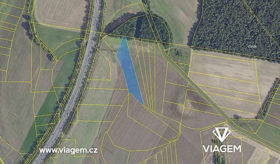 Prodej pole 2 331 m² – pohled 3