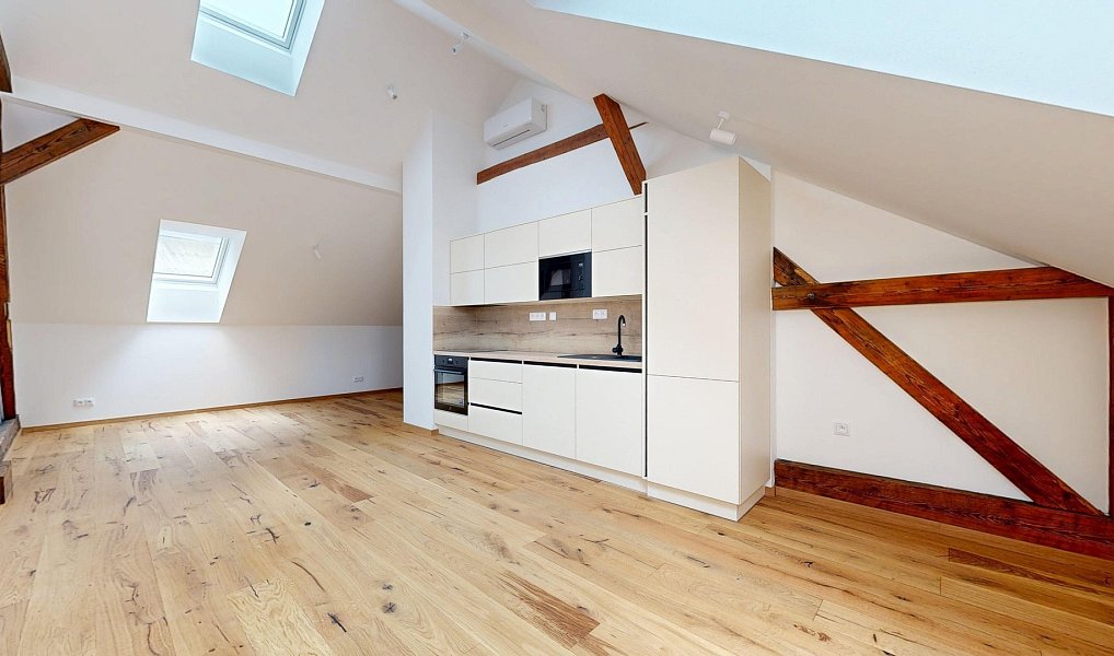 Pronájem bytu atypického 121 m², Jindřichův Hradec – náhled fotky 6