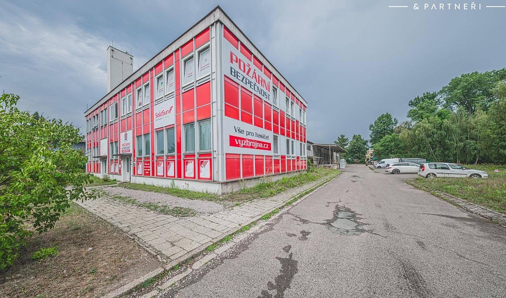 Pronájem bytu 2+1 90 m², Hradec Králové – náhled fotky 17