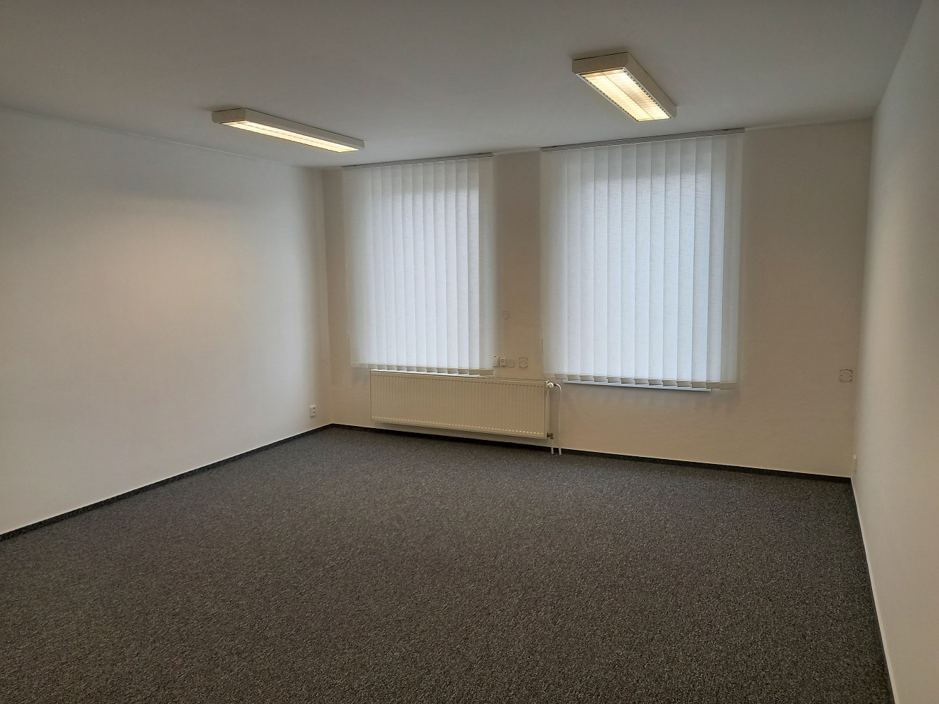Pronájem kanceláře 28 m² — photo 3