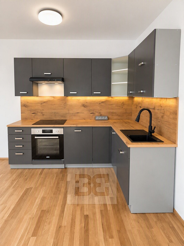 Pronájem bytu 2+kk 52 m² – fotografie 3