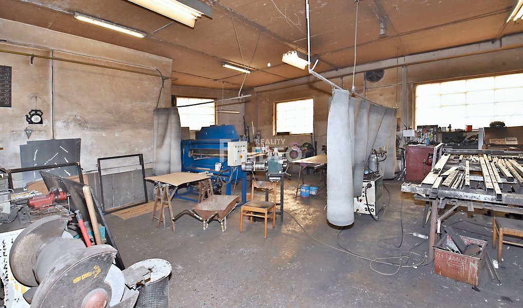 Pronájem výrobních prostor 1 350 m², Beroun – náhled fotky 16
