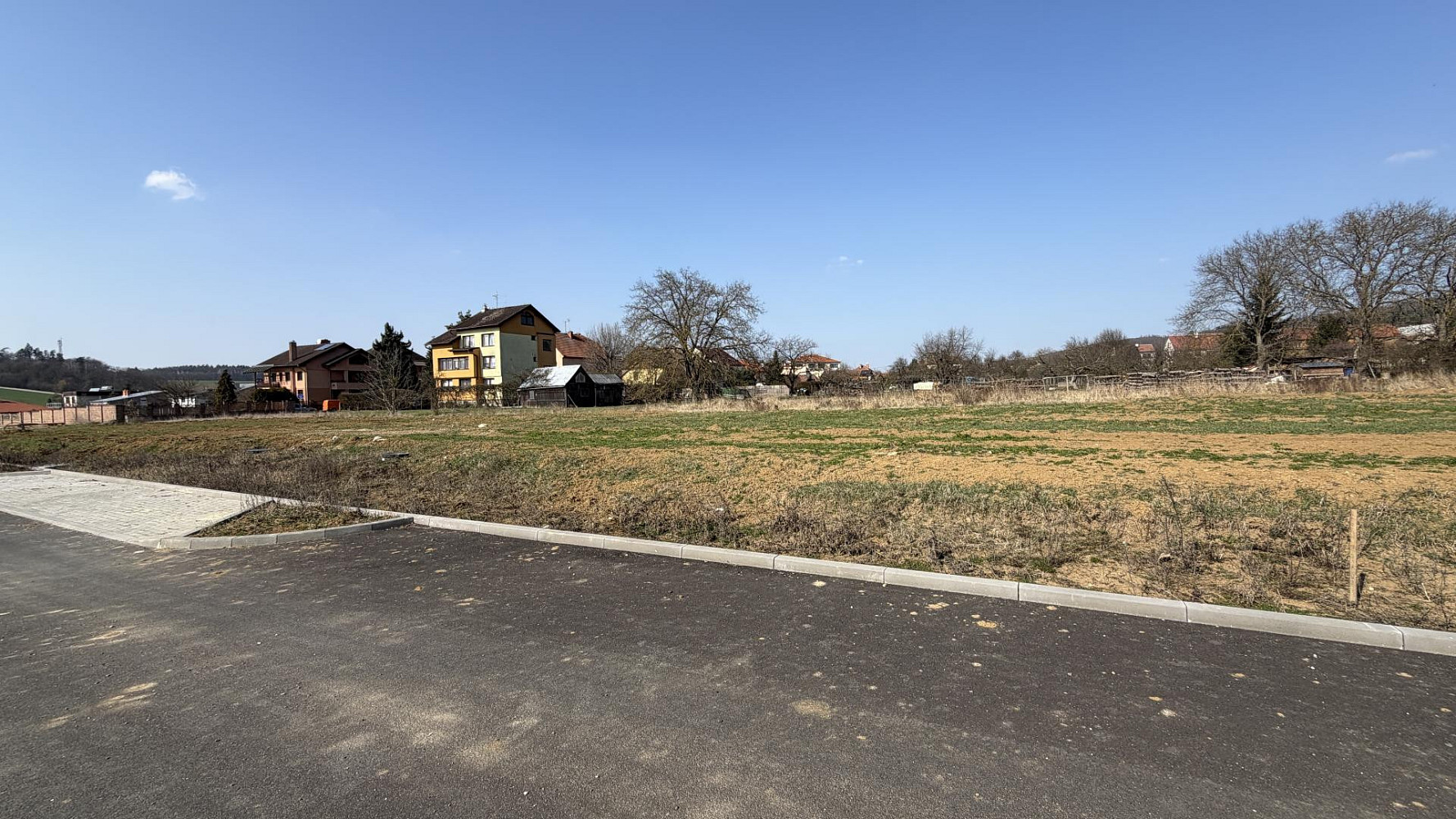 Prodej stavebního pozemku 729 m² – fotografie 4