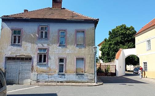 Prodej domu 350 m² s pozemkem 1 216 m², Vrchlického, Mikulov, okres Břeclav