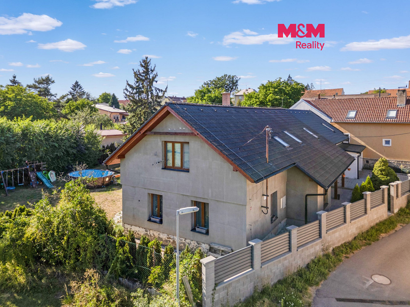 Prodej domu 210 m² s pozemkem 1 040 m²