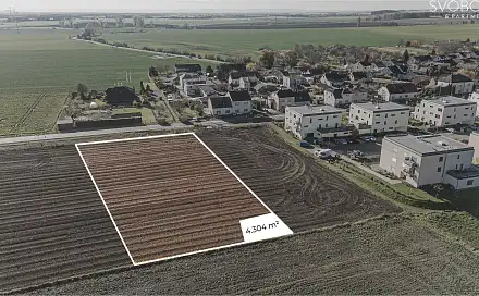 Prodej stavebního pozemku 4 304 m², Stěžery