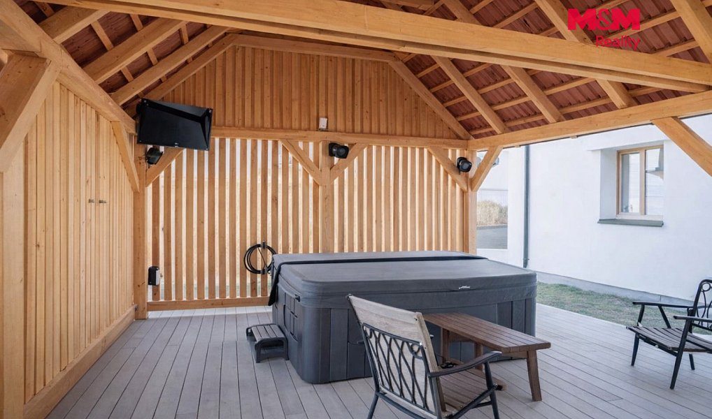 Prodej domu 429 m² s pozemkem 6 550 m², Jílovice – náhled fotky 8
