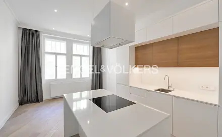 Pronájem bytu 2+kk 54 m², náměstí Jiřího z Poděbrad, Praha 3 - Vinohrady