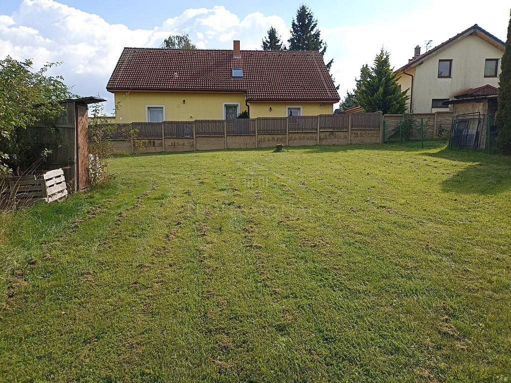 Prodej komerčního pozemku 1 016 m² – fotografie 3