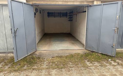 Prodej garáže, Brno, Lesná, CP 15.40 m2, zděná, vlastní pozemek, elektřina, Třískalova, Brno - Lesná