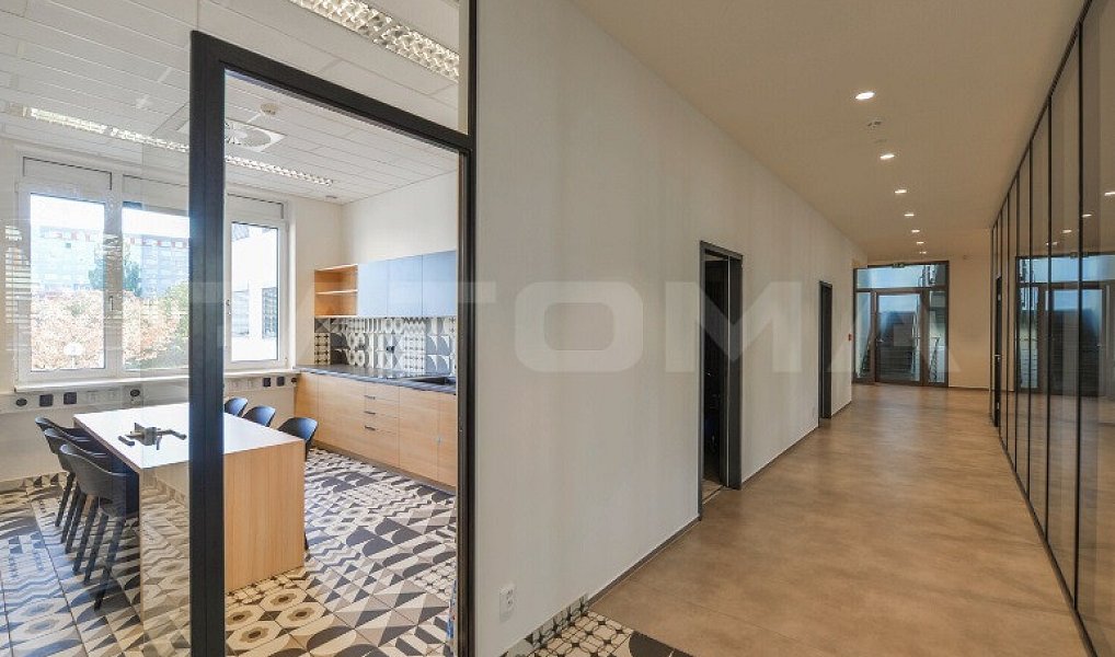 Pronájem kanceláře 251 m², Praha – náhled fotky 7