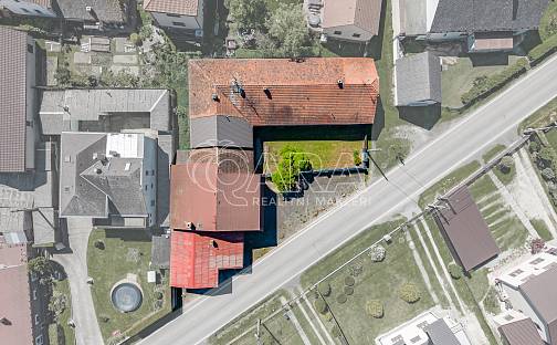 Prodej domu 230 m² s pozemkem 942 m², Bzová, okres Beroun