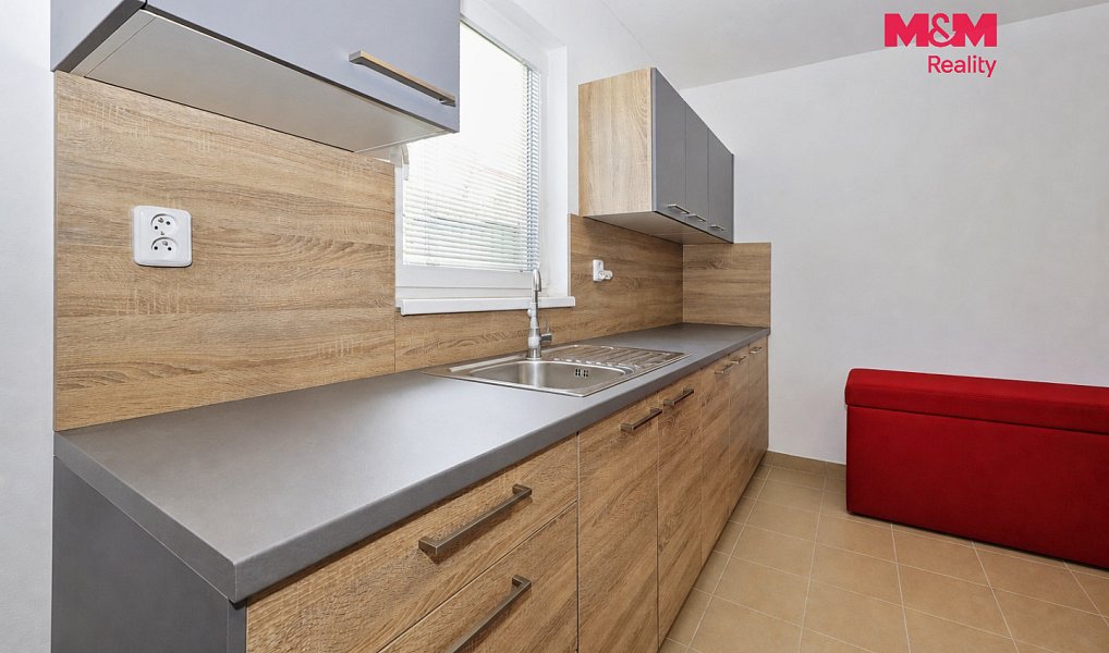 Prodej stavebního pozemku 1 496 m², Puklice – náhled fotky 11