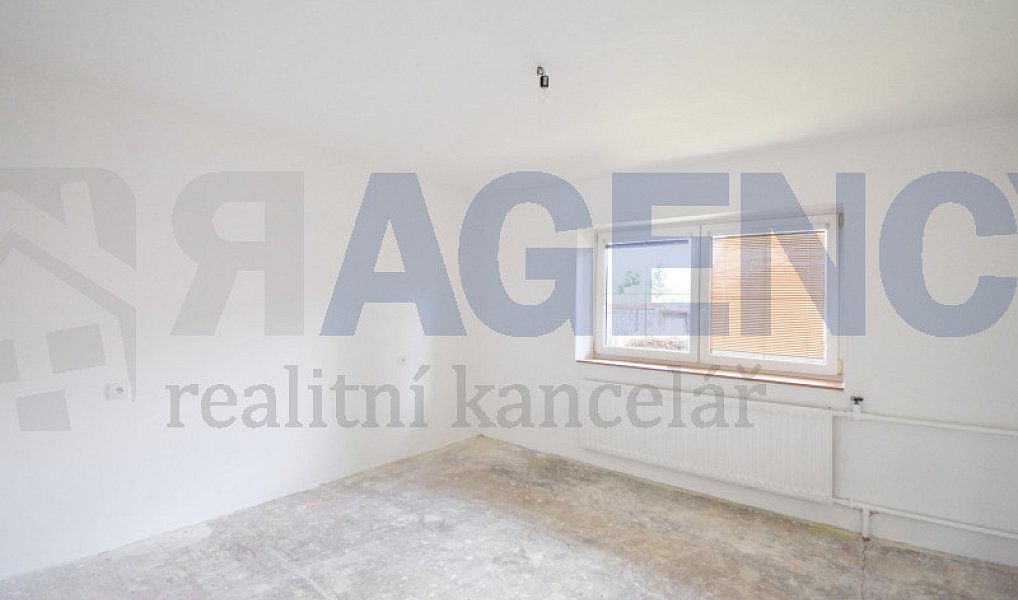 Prodej domu 415 m² s pozemkem 981 m², Semanín – náhled fotky 8