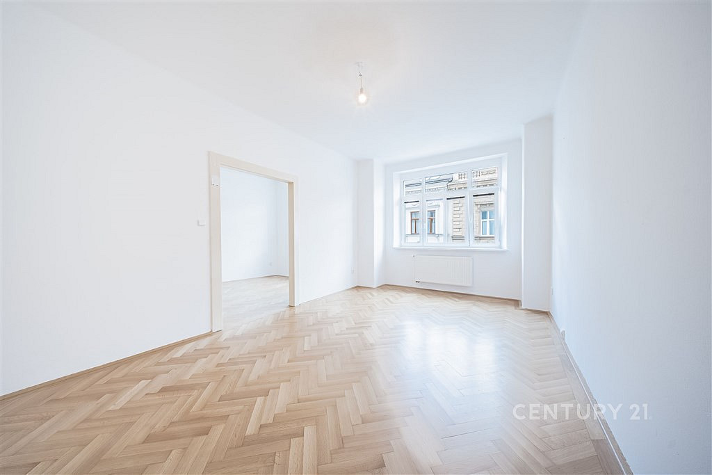 Pronájem bytu 2+1 86 m² - Widok 6