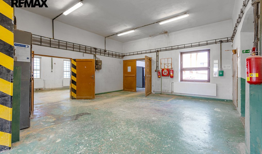 Prodej výrobních prostor 1 161 m², Nechanice – náhled fotky 14