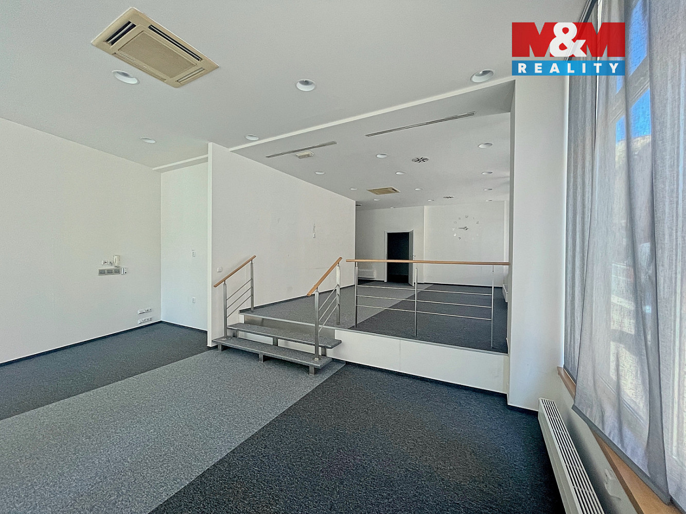 Pronájem obchodních prostor 280 m² — photo 4