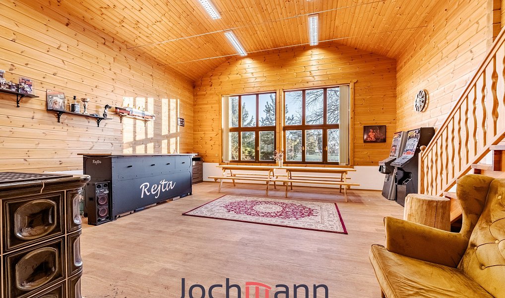 Prodej domu 800 m² s pozemkem 3 947 m², Trhové Sviny – náhled fotky 18