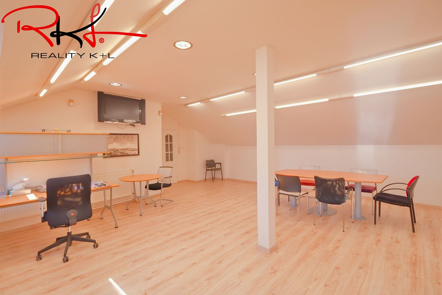 Pronájem kanceláře 101 m² – fotografie 4