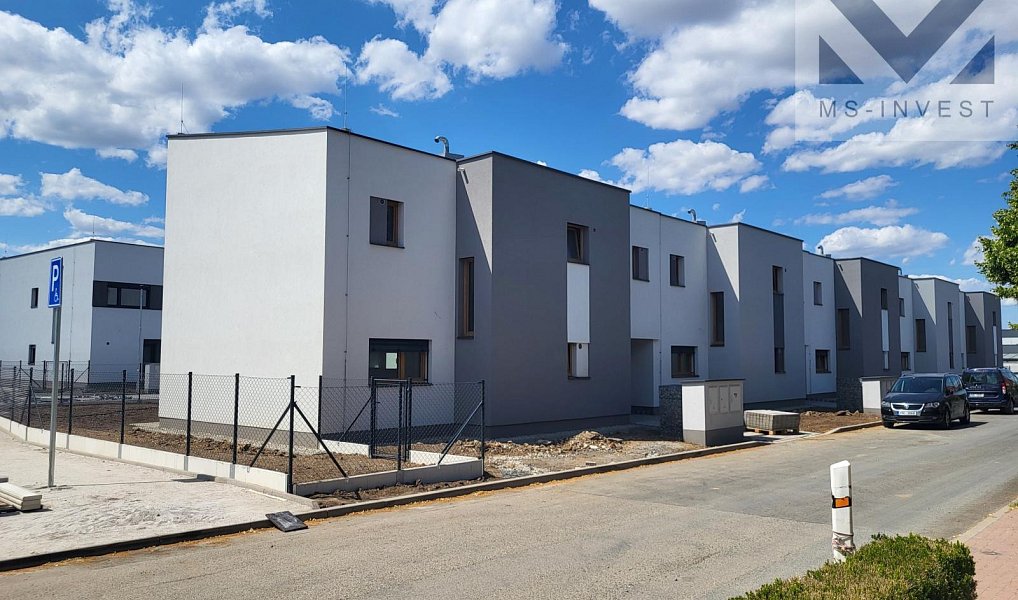 Prodej domu 160 m² s pozemkem 251 m², Praha – náhled fotky 3