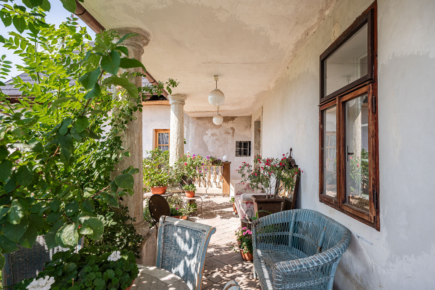 Prodej domu 215 m² s pozemkem 1 640 m² – fotografie 2