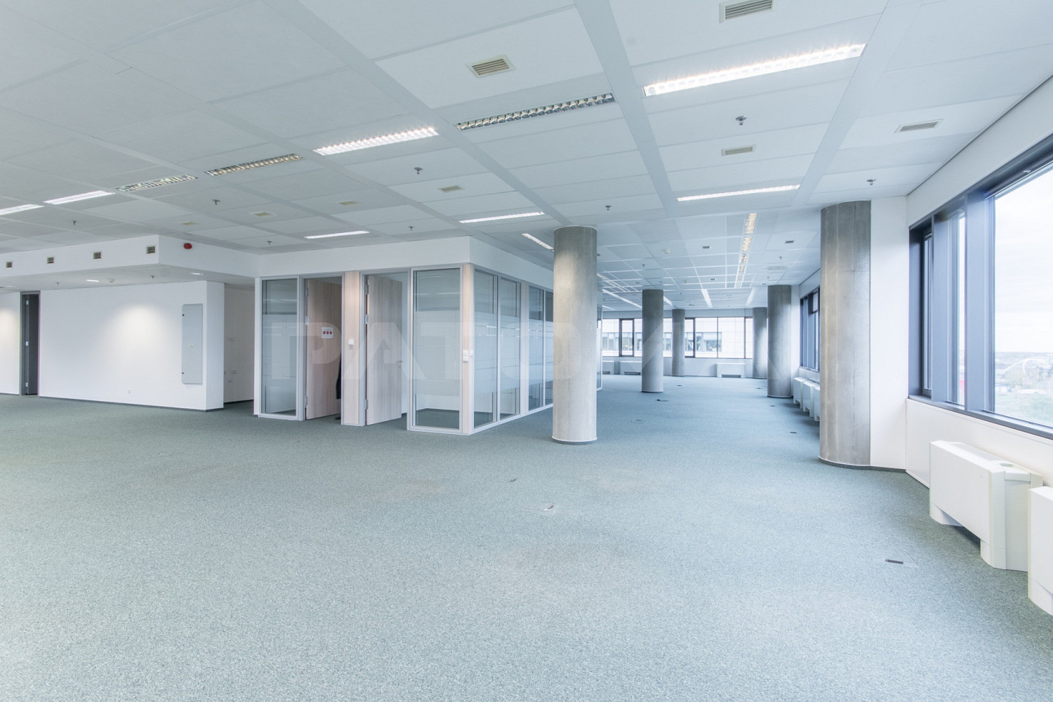 Pronájem moderních kancelářských prostor 1.154 m² na Praze 9 - Prosek. – pohled 4