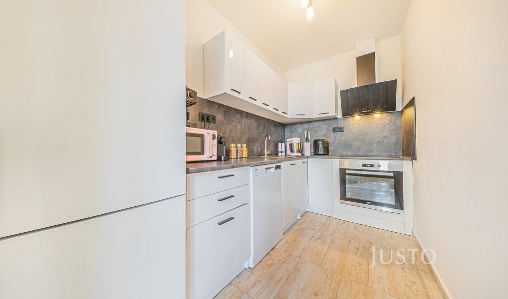 Prodej bytu 3+1 88 m², Praha – náhled fotky 3