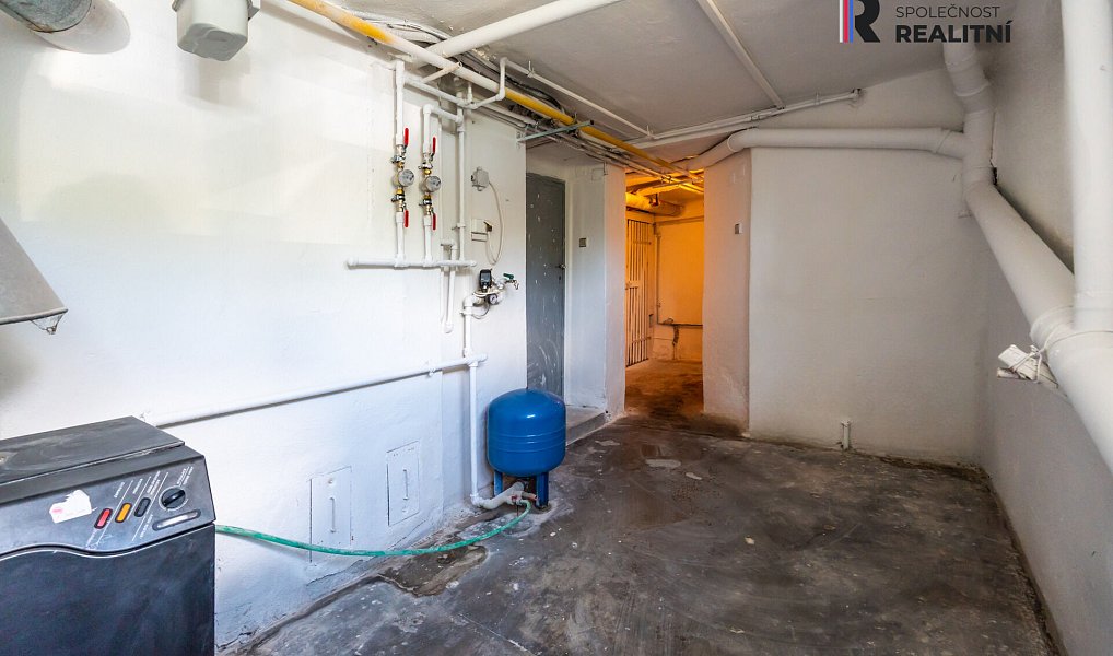 Prodej domu 420 m² s pozemkem 1 238 m², Jevišovice – náhled fotky 24