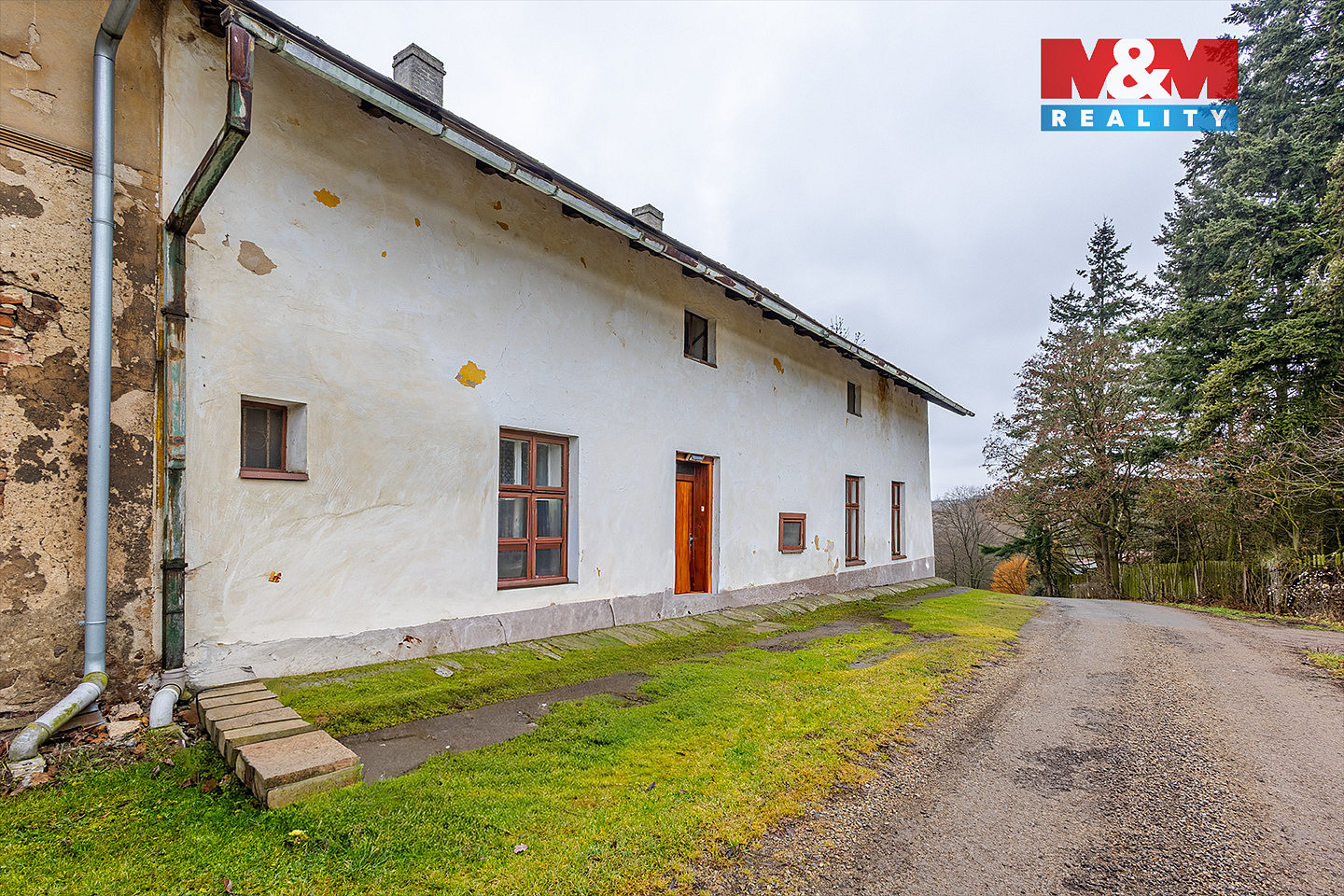 Prodej domu 253 m² s pozemkem 1 275 m² — photo 2
