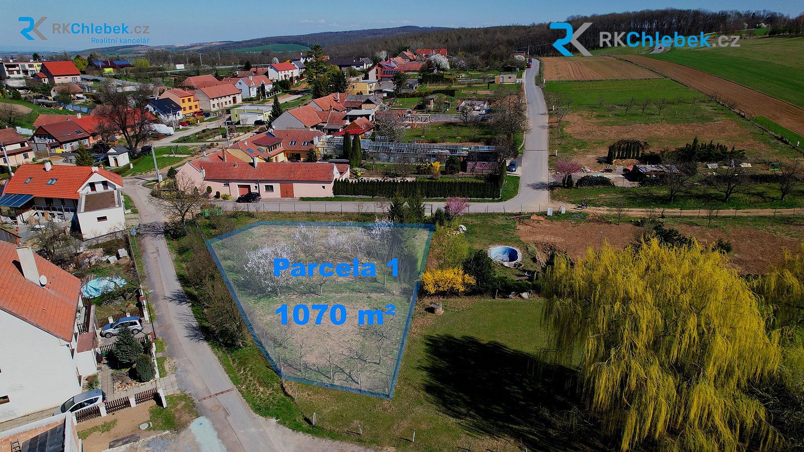 Prodej stavebního pozemku 1 070 m² — photo 2