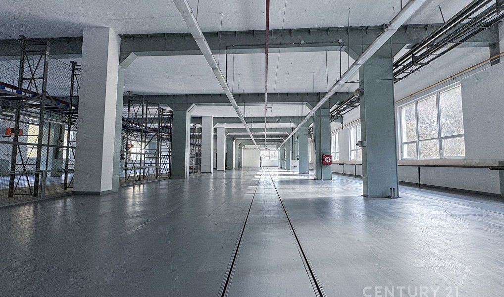 Pronájem výrobních prostor 1 920 m², Adamov – náhled fotky 7