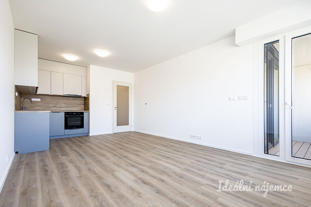 Pronájem bytu 2+kk 53 m² – fotografie 2