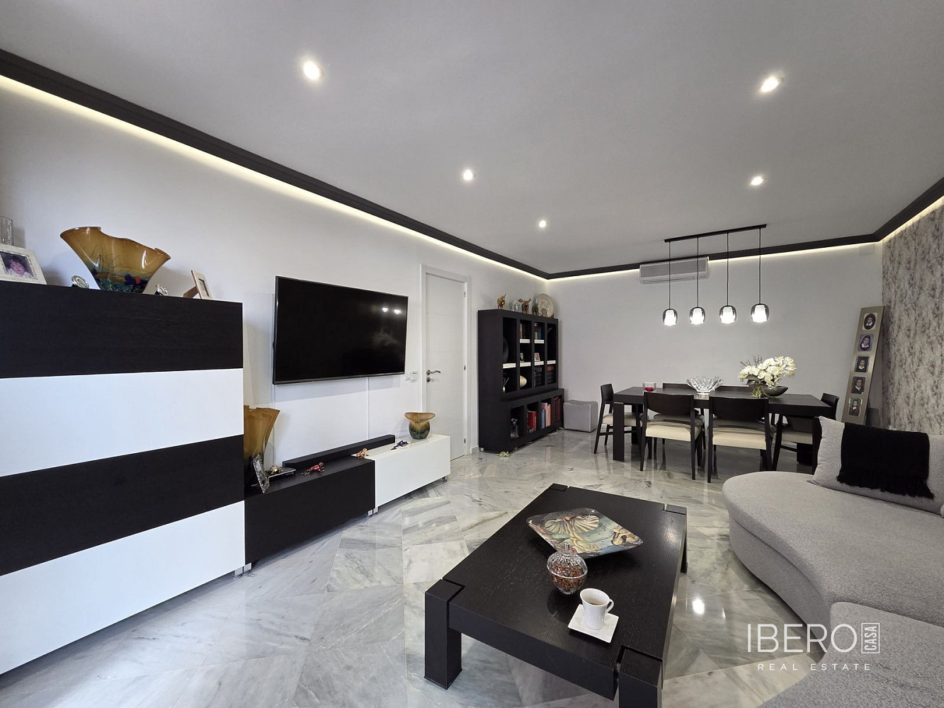 Prodej domu 181 m² s pozemkem 90 m² - Més