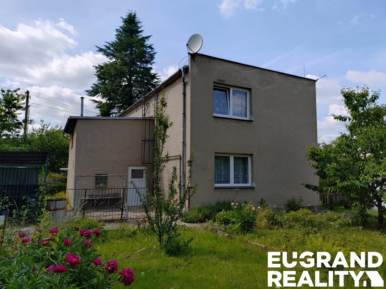 Prodej domu 240 m² s pozemkem 1 100 m²