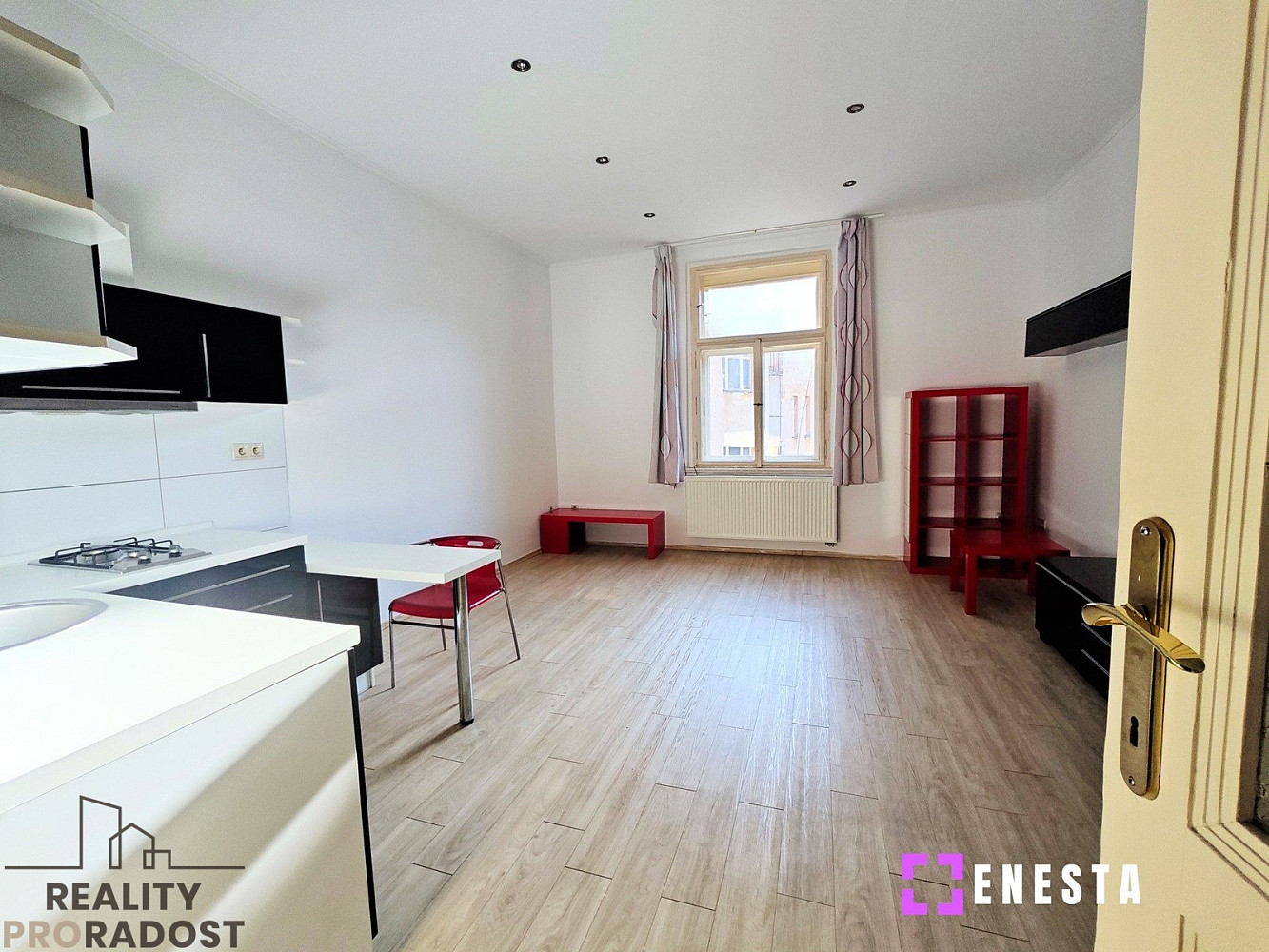 Pronájem bytu 1+kk 27 m²