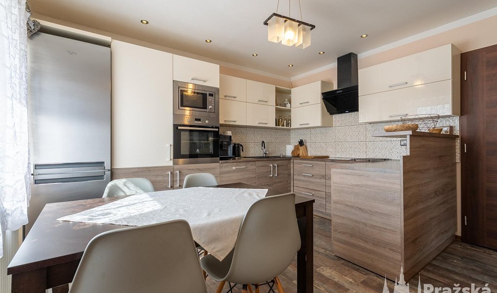 Prodej domu 380 m² s pozemkem 1 000 m², Karviná – náhled fotky 3