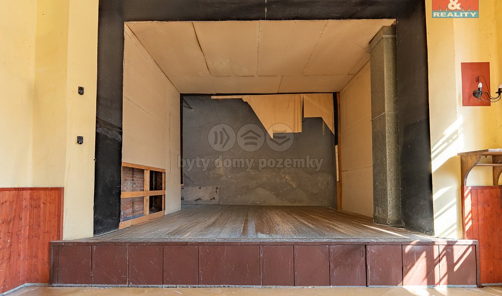 Prodej domu 1 120 m² s pozemkem 671 m², Liběchov – náhled fotky 2