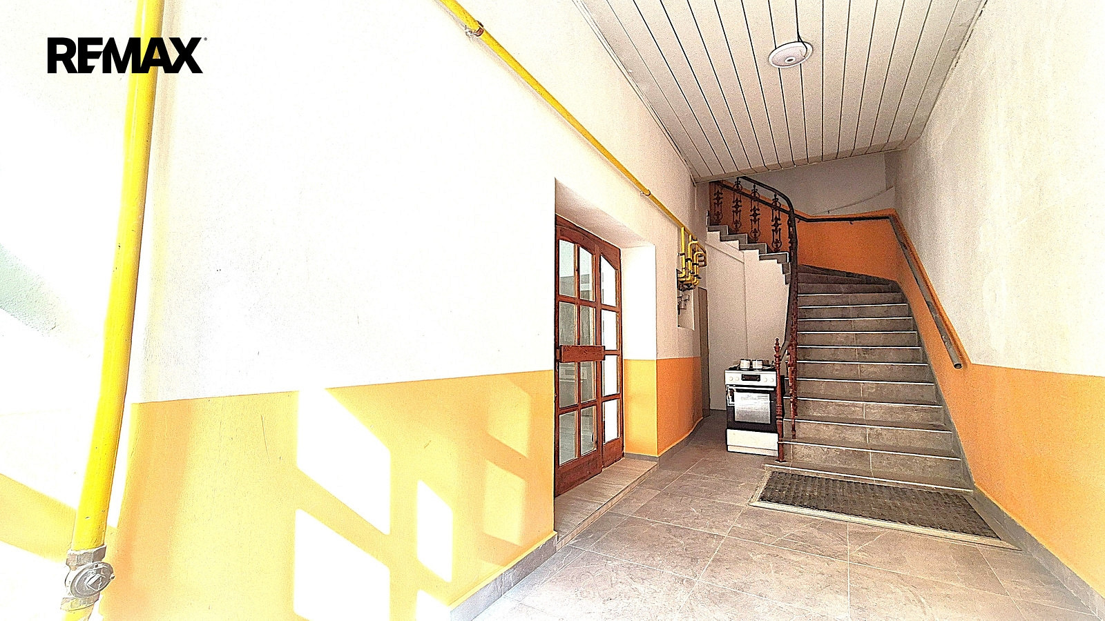 Pronájem obchodních prostor 70 m² — photo 2