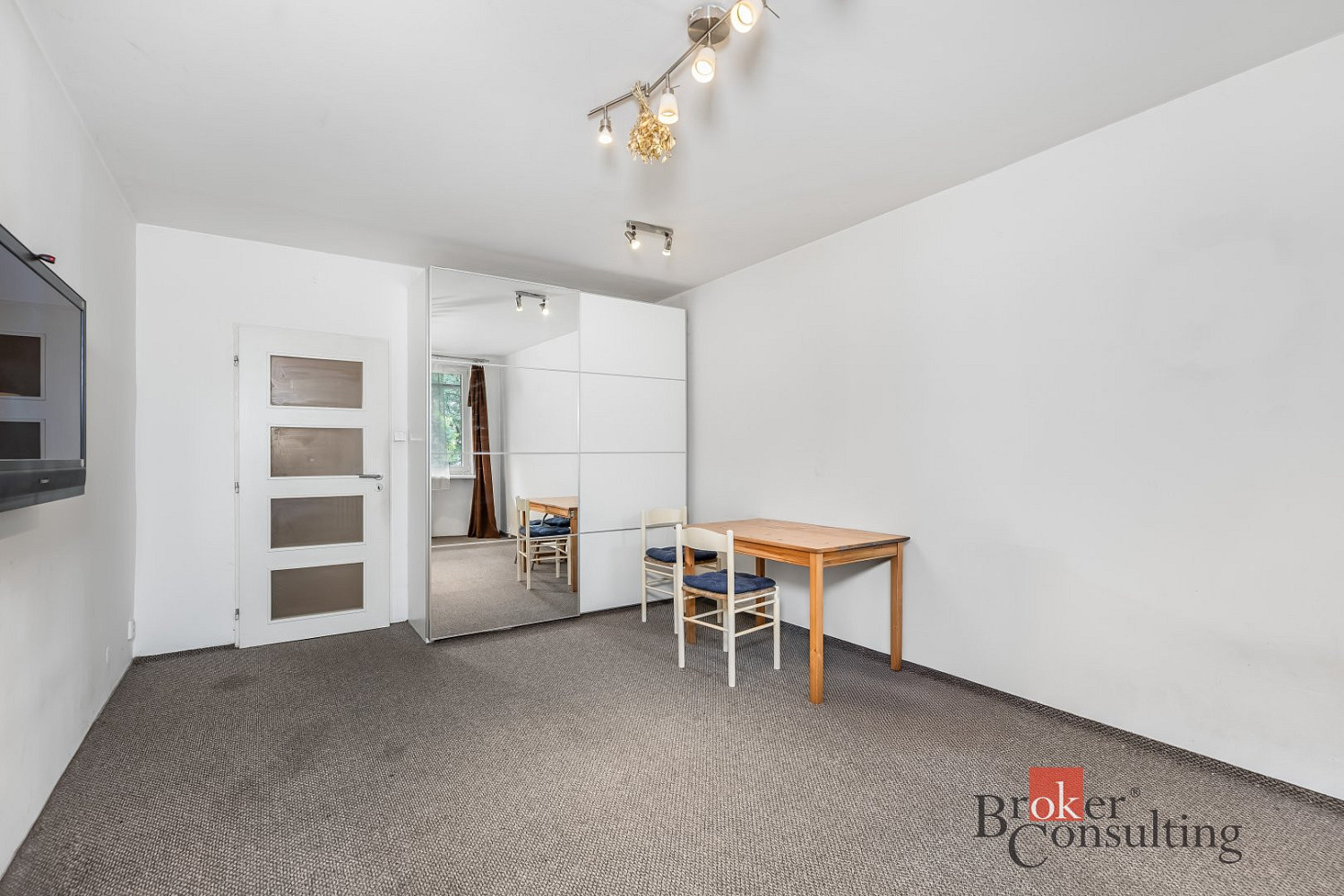 Prodej bytu 2+1 53 m² — photo 4