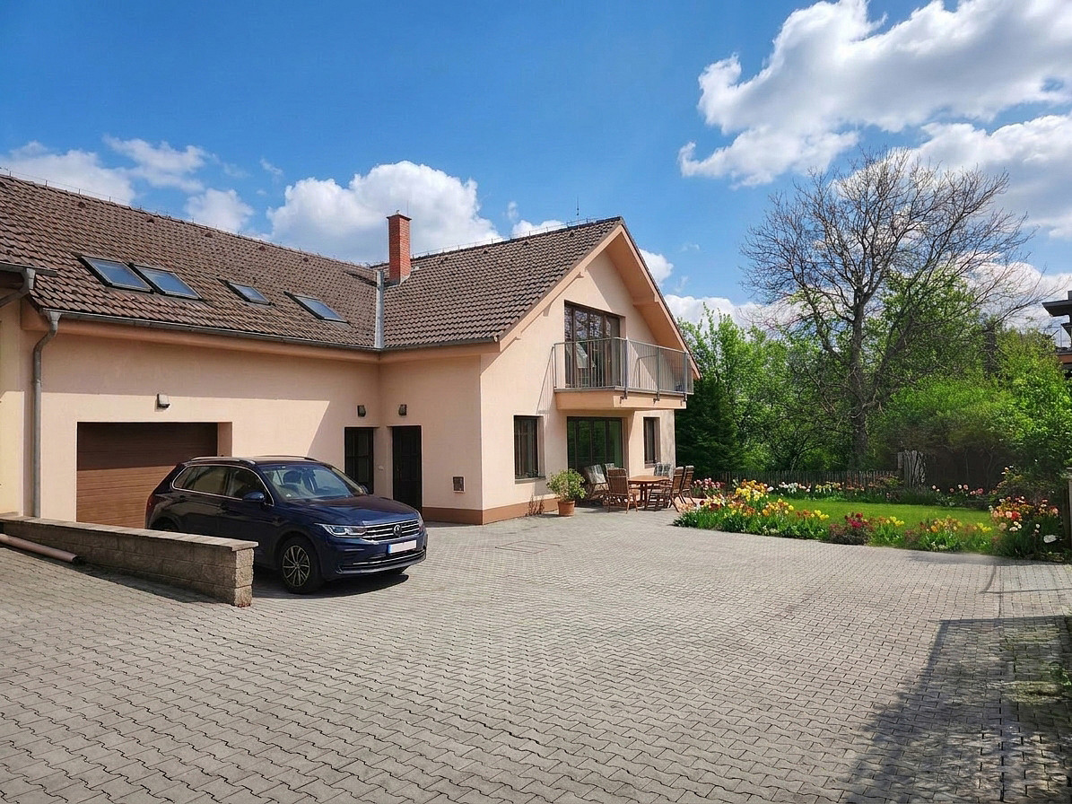 Prodej domu 410 m² s pozemkem 534 m² — photo 2