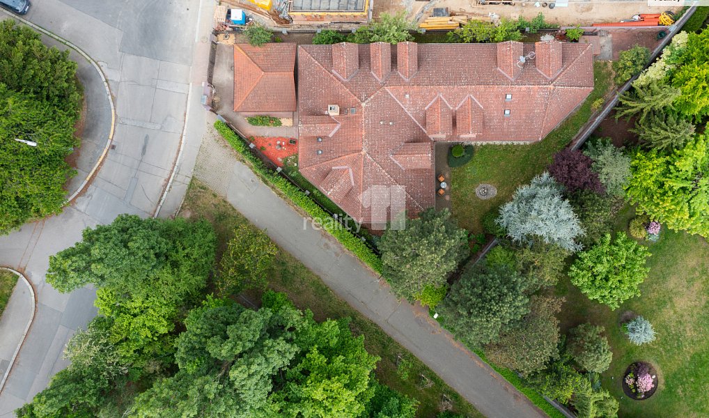 Prodej domu 420 m² s pozemkem 717 m², Praha – náhled fotky 3